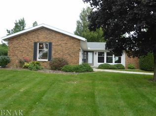 121 Boulder Dr, Gridley, IL 61744