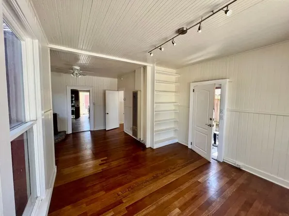 307 5th St, Pacific Grove, CA 93950