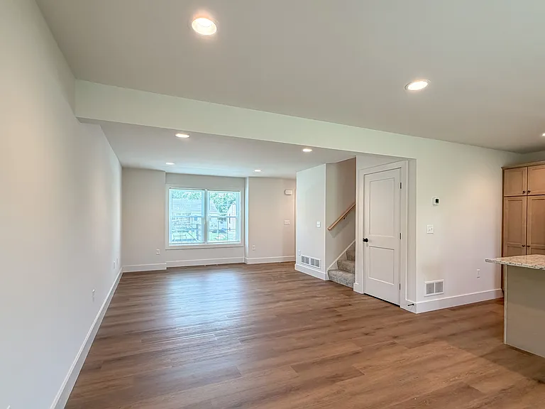 271 Locust St — Photo 8