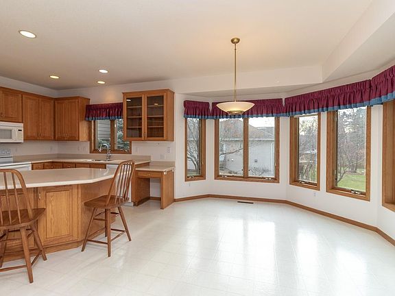 5th image of 2934 Jordan Dr