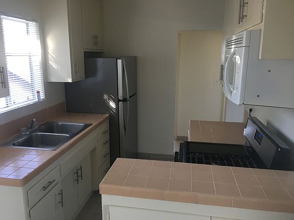 4th image of 1322 Euclid Ave APT 9