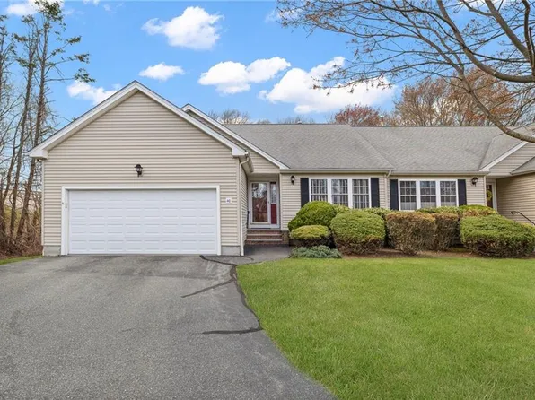 40 Gazebo View Dr #40, Warwick, RI 02886