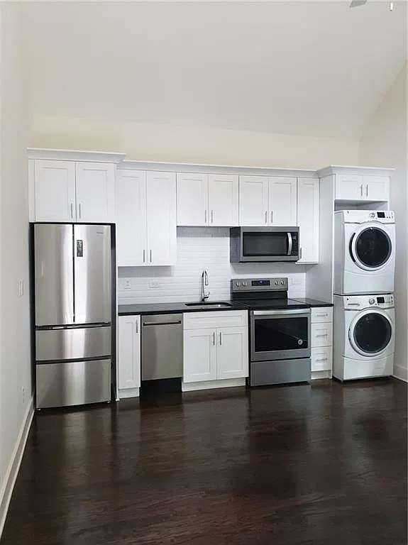 2 bed, 2.0 bath, 750 sqft, $2,800 — Photo 3