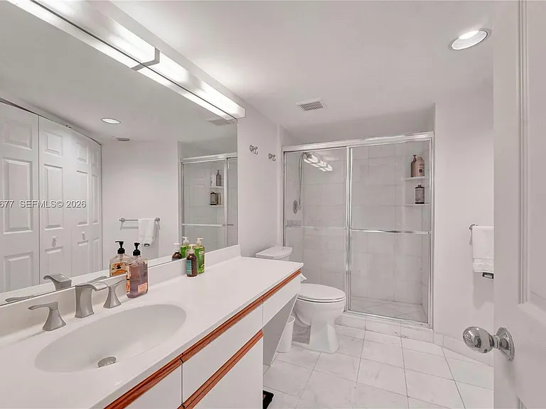 3500 Mystic Pointe Dr #3302 — Photo 28
