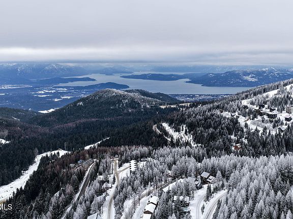 5th image of 38 Avalanche Rd #1