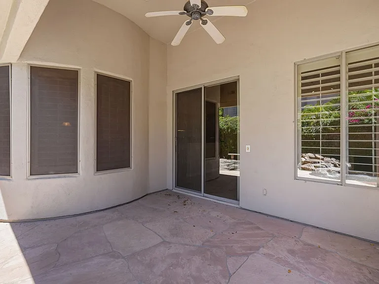7369 E Del Acero Dr — Photo 2