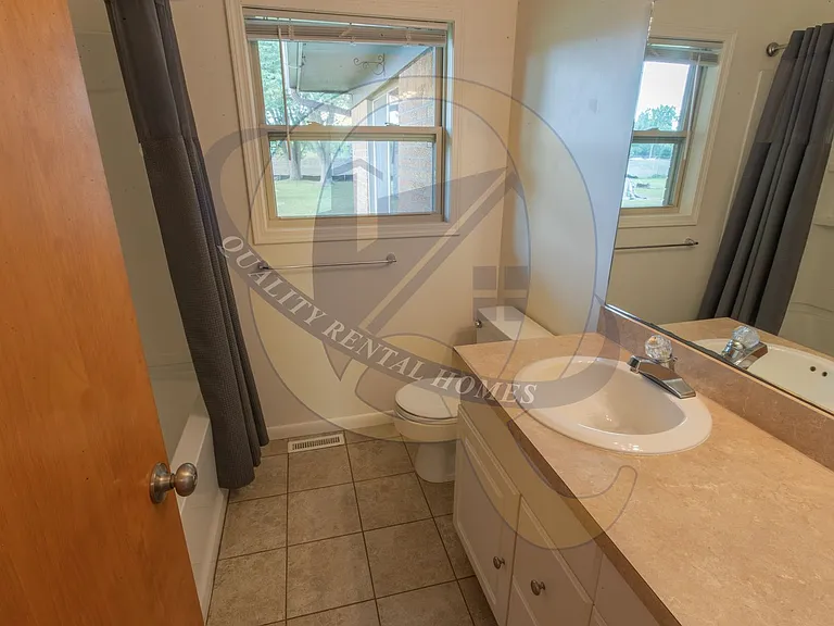 4380 Old Colony Dr — Photo 8