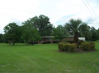 9069 S Us Highway 129, Trenton, FL 32693