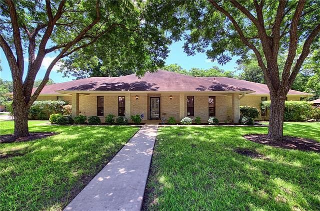 1st image of 303 Cherrywood Cir