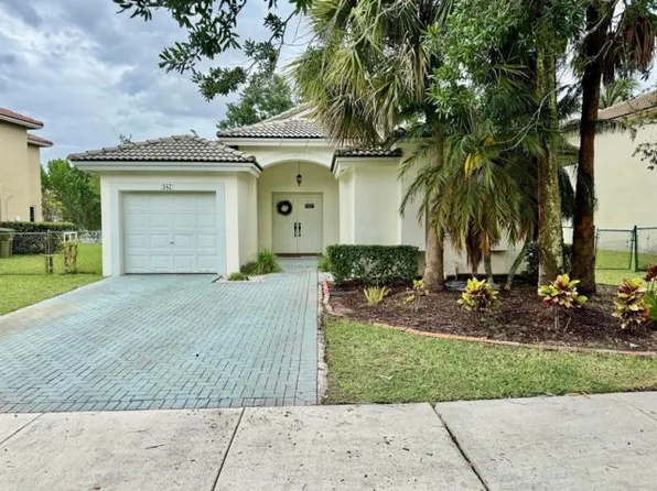 387 SW 206th Ave, Hollywood, FL 33029