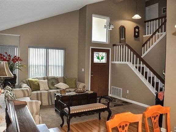 5th image of 1 Canterbury Cir