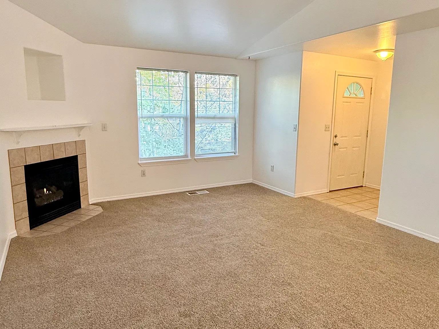 1720 SW Forest Ridge Ave — Photo 4
