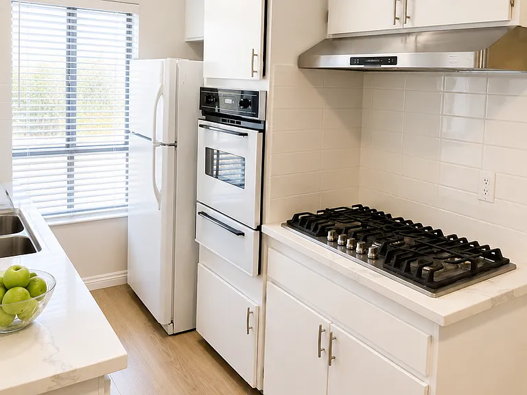 351 Riverdale Dr #11 — Photo 7