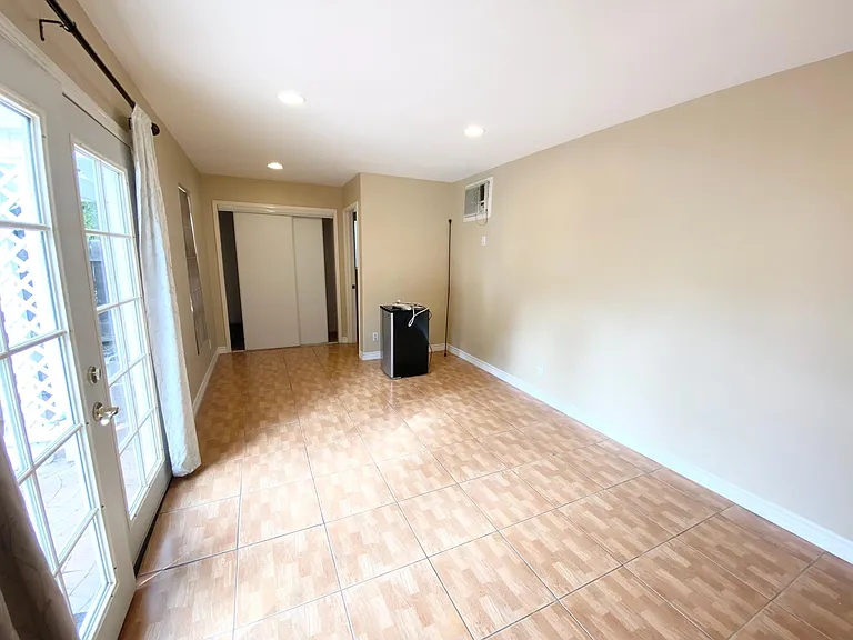 5960 Topeka Dr — Photo 28