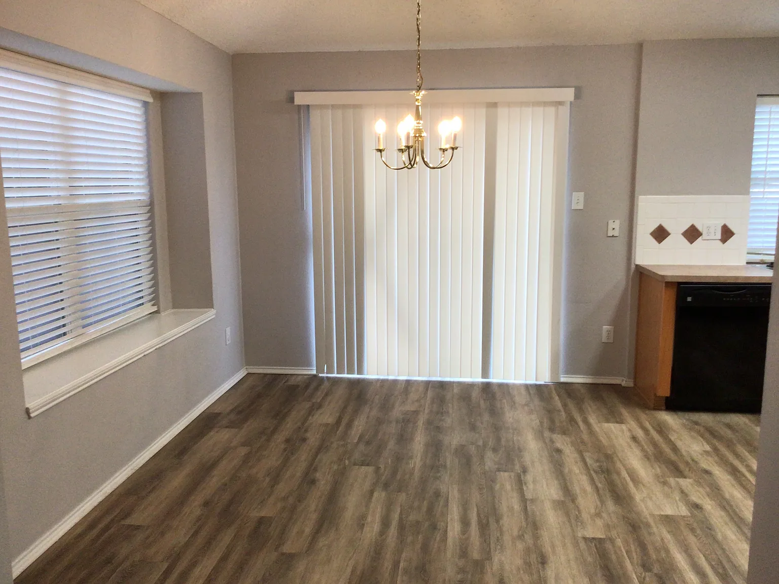 3 bed, 2.0 bath, 1611 sqft, $2,225 — Photo 4