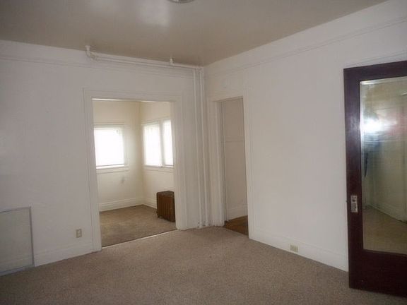 4th image of 309 S 31st St APT 1