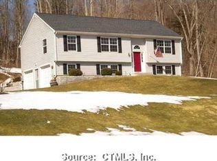 91 Green Hollow Rd, Moosup, CT 06354