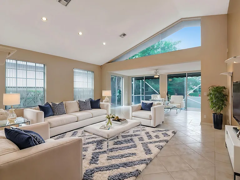 11081 Springbrook Cir — Photo 10