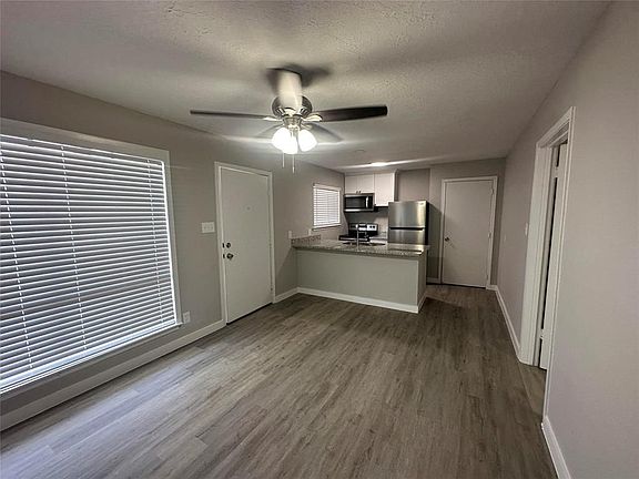 2nd image of 1660 Richmond Ave #12