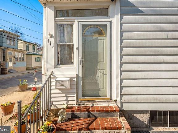 4th image of 111 Westminster Ave