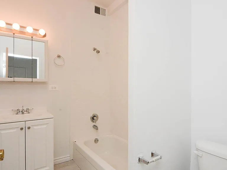 2319 N Kedzie Blvd #R2 — Photo 19