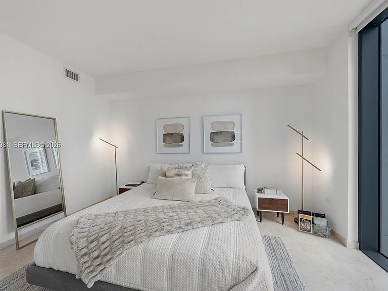 88 SW 7th St #1401 — Photo 11