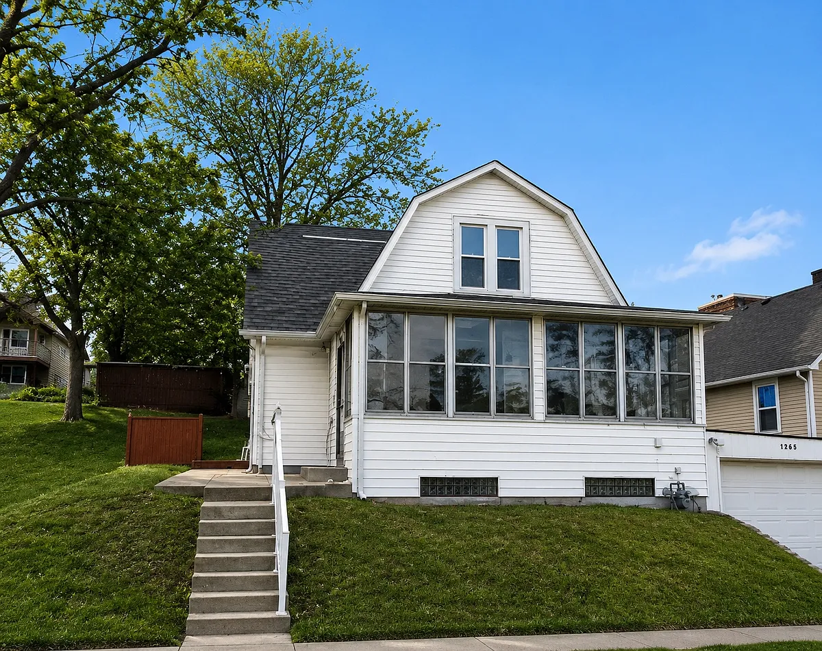 Building Photo - 1385 Cummins St