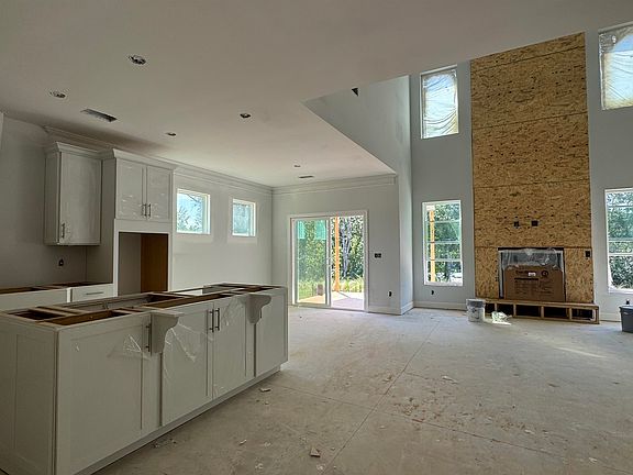 3rd image of 1121 Stable Way