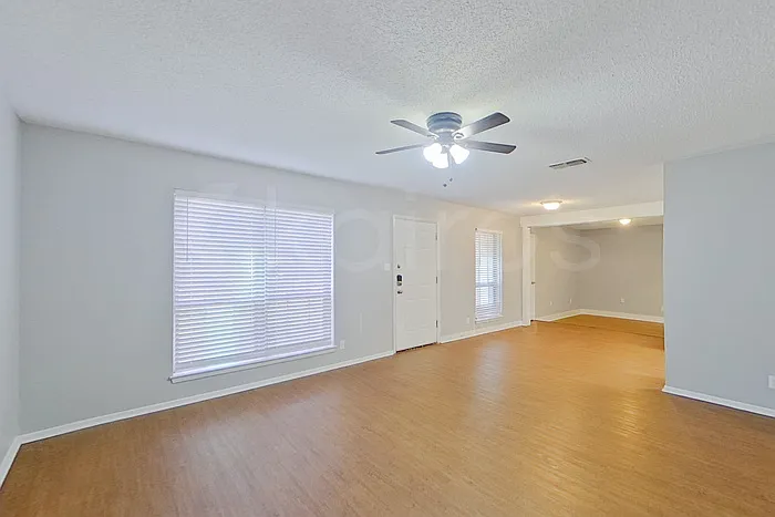 3 bed, 2.0 bath, 1362 sqft, $1,845 — Photo 3