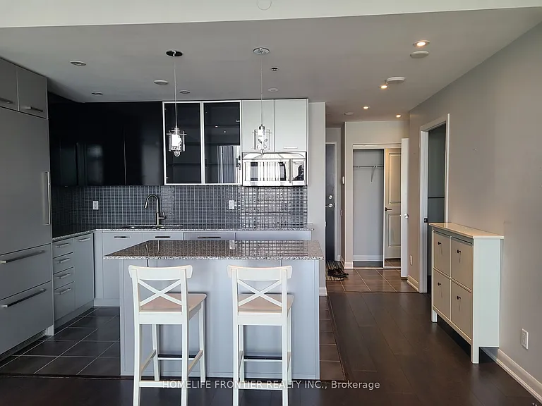 5168 Yonge St #Penthouse 203 — Photo 3