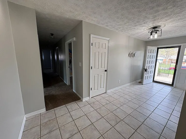 2087 Granada Dr — Photo 9