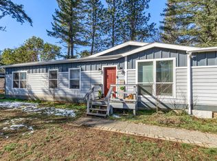 537 W River St, Cave Junction, OR 97523