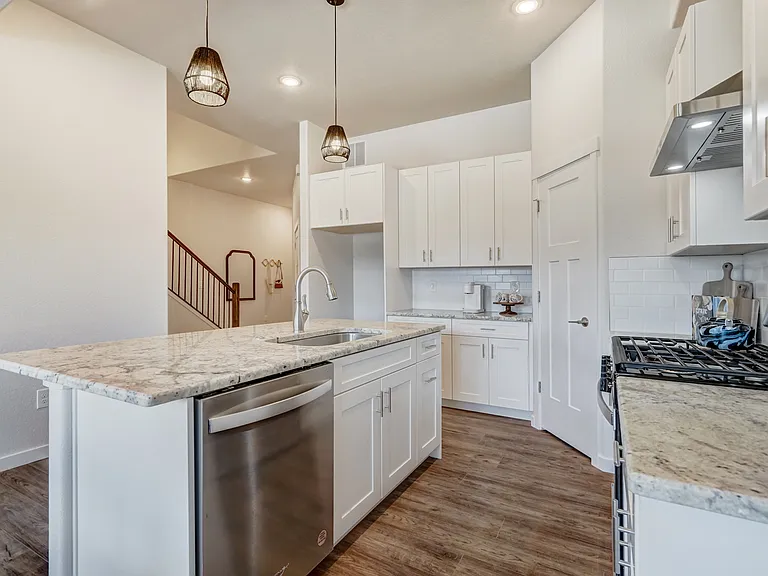 5763 Villa Lorenzo Dr — Photo 6