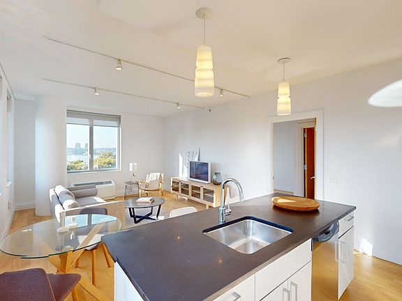 4th image of 550 W 54th St #956