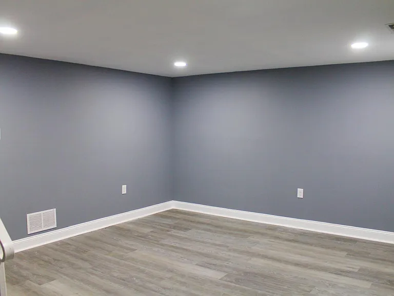 61 King Charles Cir — Photo 7