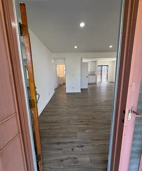410 Fischer St — Photo 5