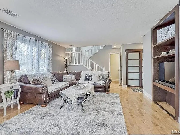 3546 Wonder Dr — Photo 2