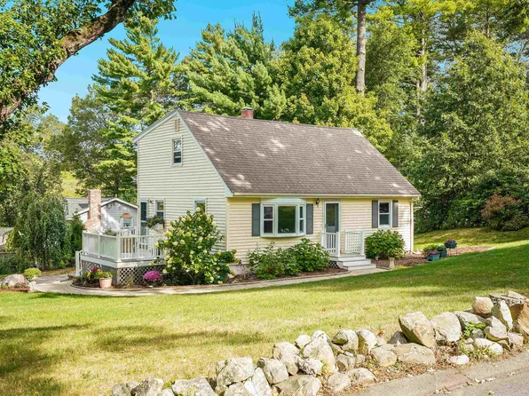 22 Newburgh Road, Nashua, NH 03062