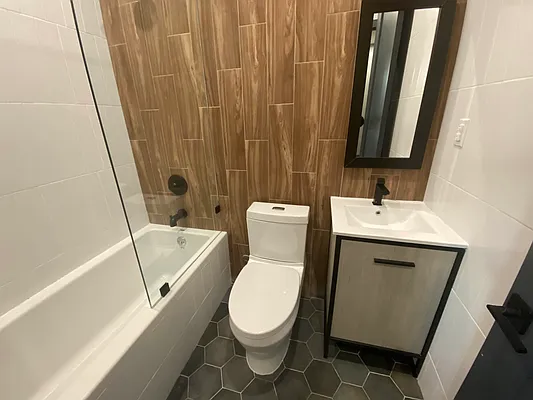 Rented by Premier Metro Realty Corp | media 35