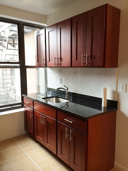 2nd image of 170 W 123rd St APT 1B