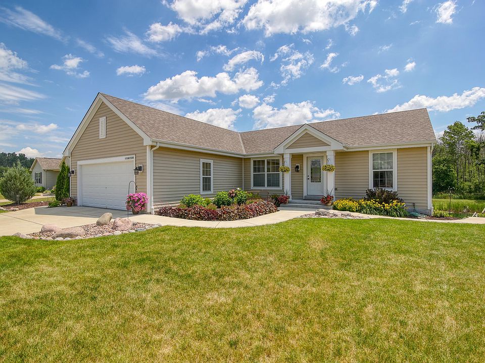 1st image of W195N17336 English Oaks Dr