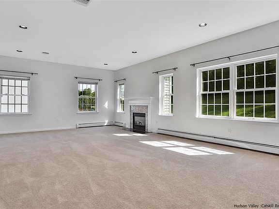 3rd image of 11 Hudson Ln