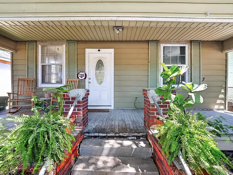 7039 Avenue E — Photo 3