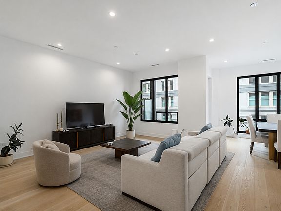 3rd image of 305 S Racine Ave #6B