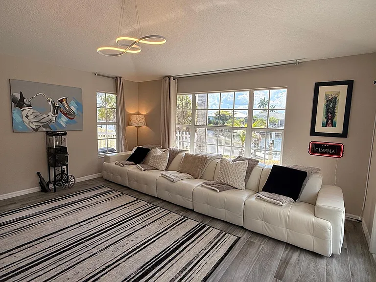 4238 Surfside Ct — Photo 46