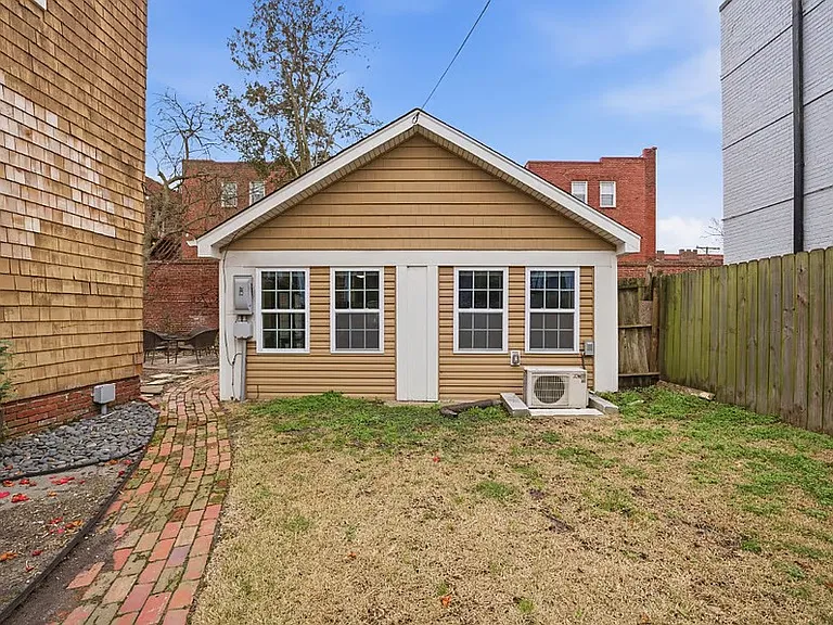 831 Gates Ave #C — Photo 19