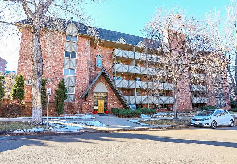 1243 N Gaylord St #204 — Photo 16