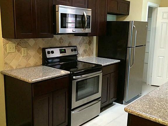 5th image of 2255 Braeswood Park Dr APT 220