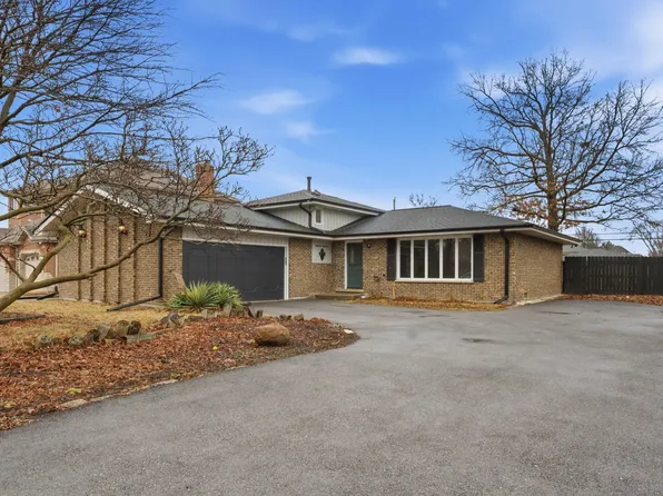 8939 Melvina Ave, Oak Lawn, IL 60453