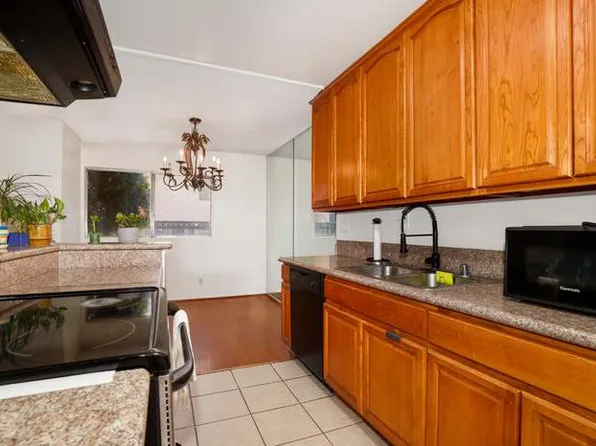 5403 Newcastle Ave APT 64, Encino, CA 91316